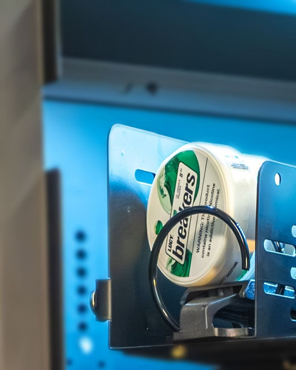 Tin Lifter – Nicotine Pouch Adapter for Coil Vending Machines